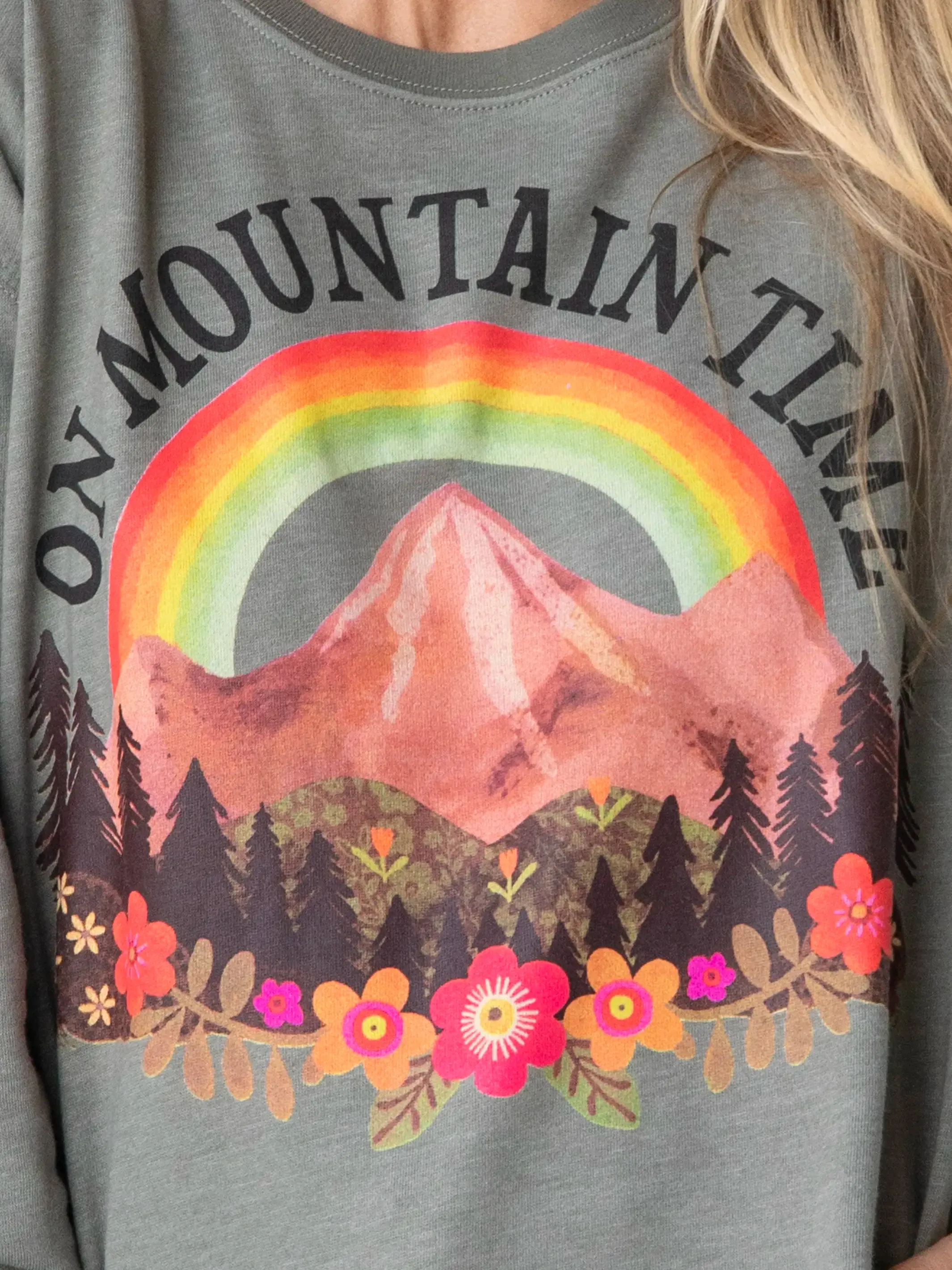 Comfy Pocket Sweatshirt - Mountain Time